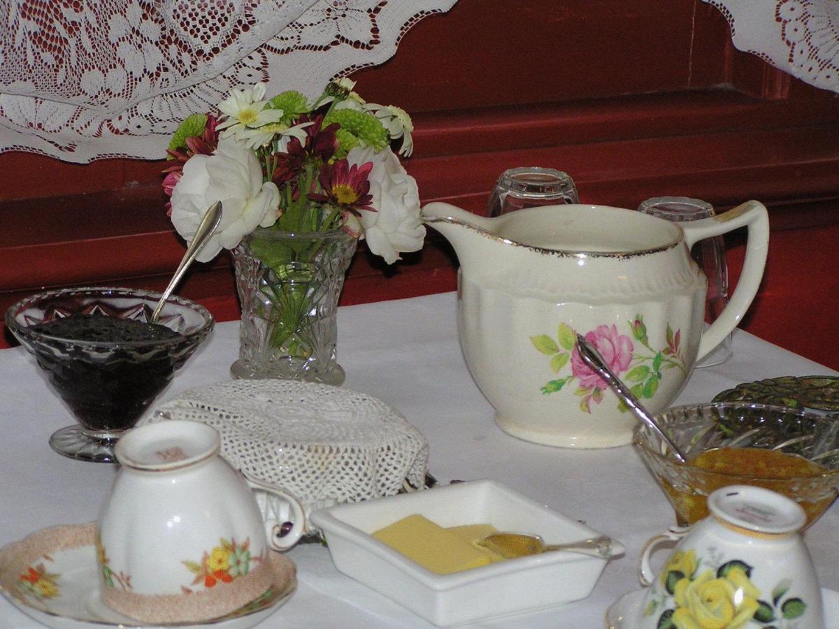 Albatross Inn Bed & Breakfast Дюндин Екстериор снимка