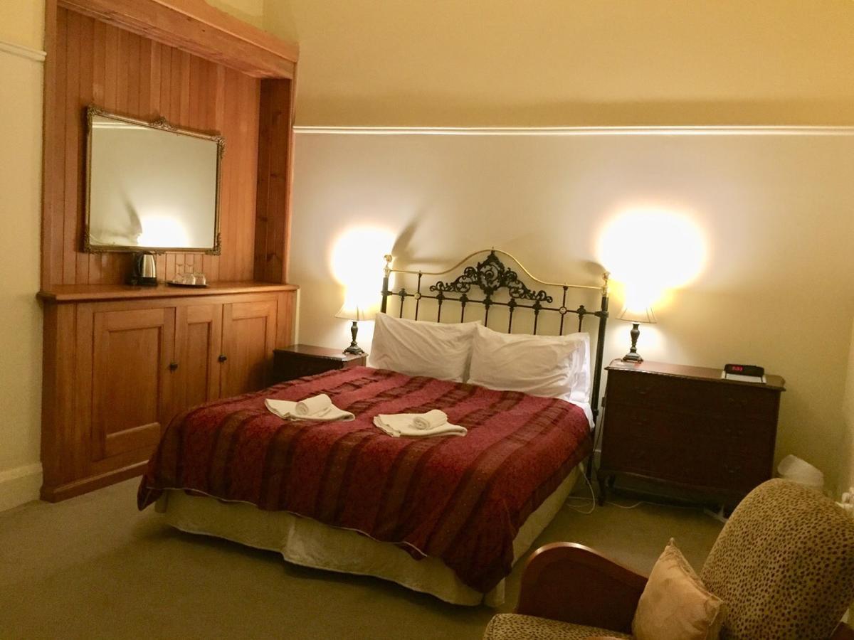 Albatross Inn Bed & Breakfast Дюндин Екстериор снимка