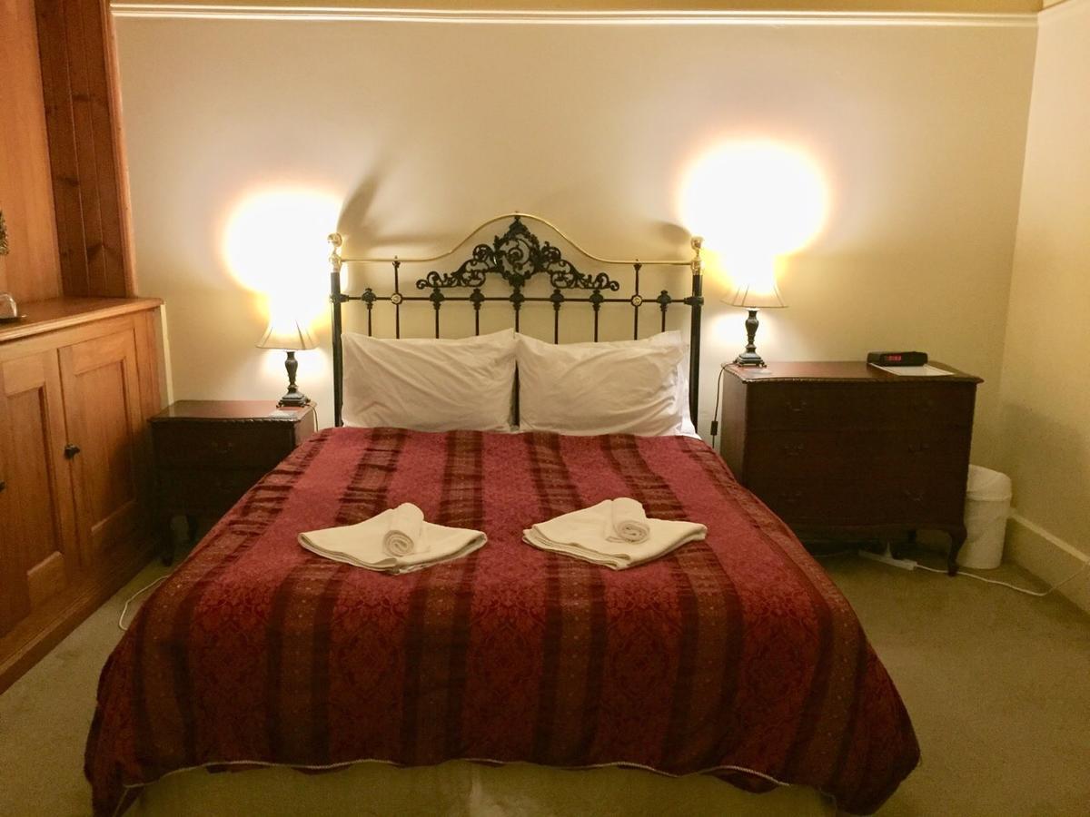 Albatross Inn Bed & Breakfast Дюндин Екстериор снимка