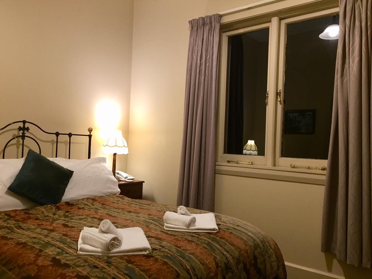 Albatross Inn Bed & Breakfast Дюндин Екстериор снимка