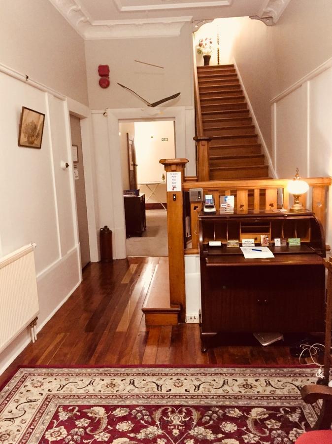 Albatross Inn Bed & Breakfast Дюндин Екстериор снимка